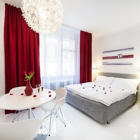 Honeymoon Ruterra Studio Prag Oda fotoğraf