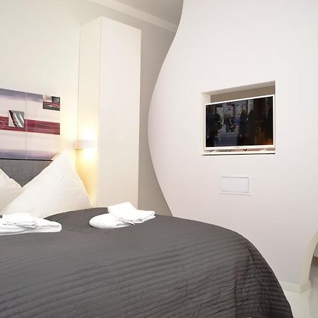 Honeymoon Ruterra Studio Prag Oda fotoğraf