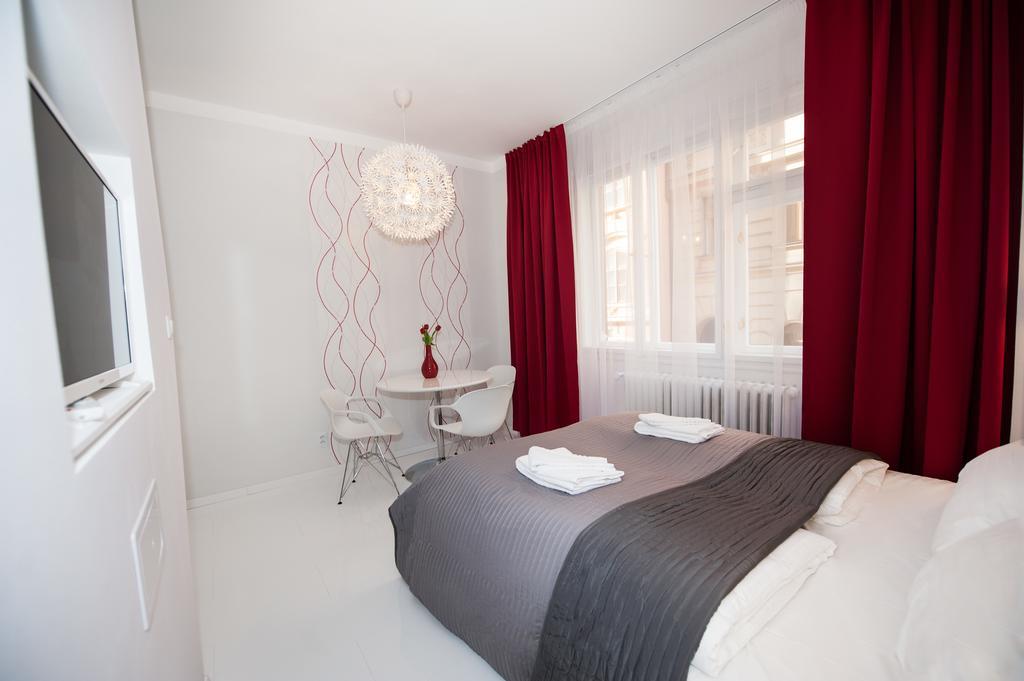 Honeymoon Ruterra Studio Prag Oda fotoğraf